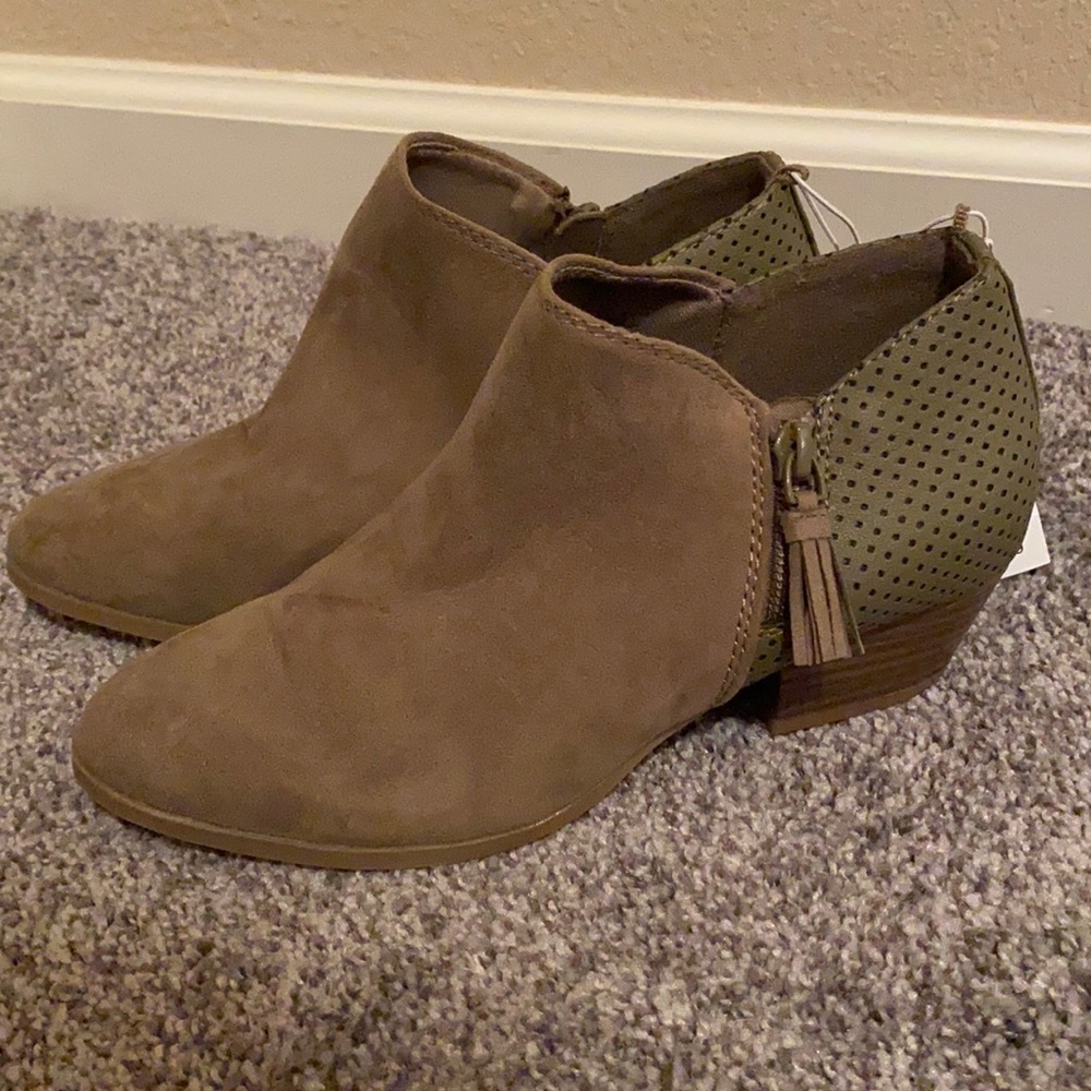 GREY FAUX SUEDE ANKLE BOOTS